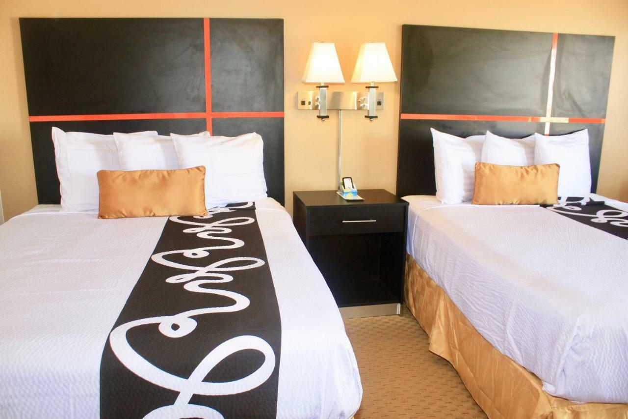 Chaparral Motor Inn Burlington Room photo